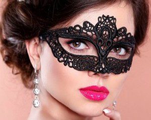 Amelia Black Lace Mask
